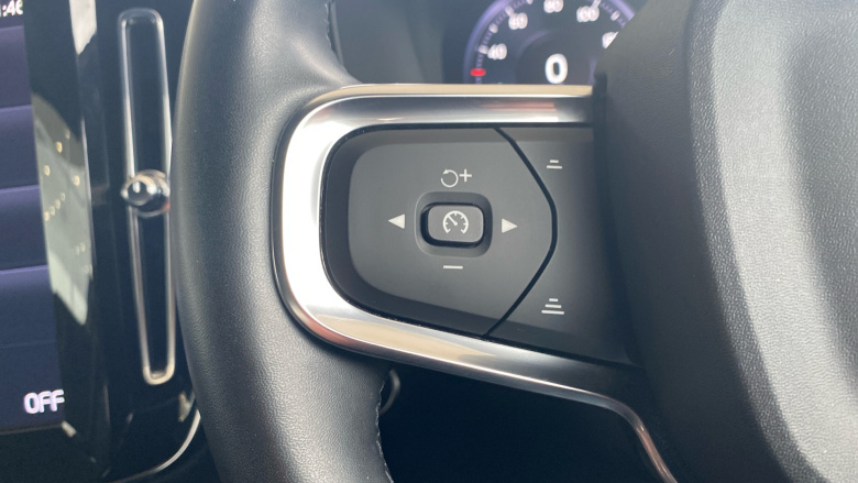 Volvo Xc40 2.0 B4P R DESIGN 5dr Auto Petrol Estate